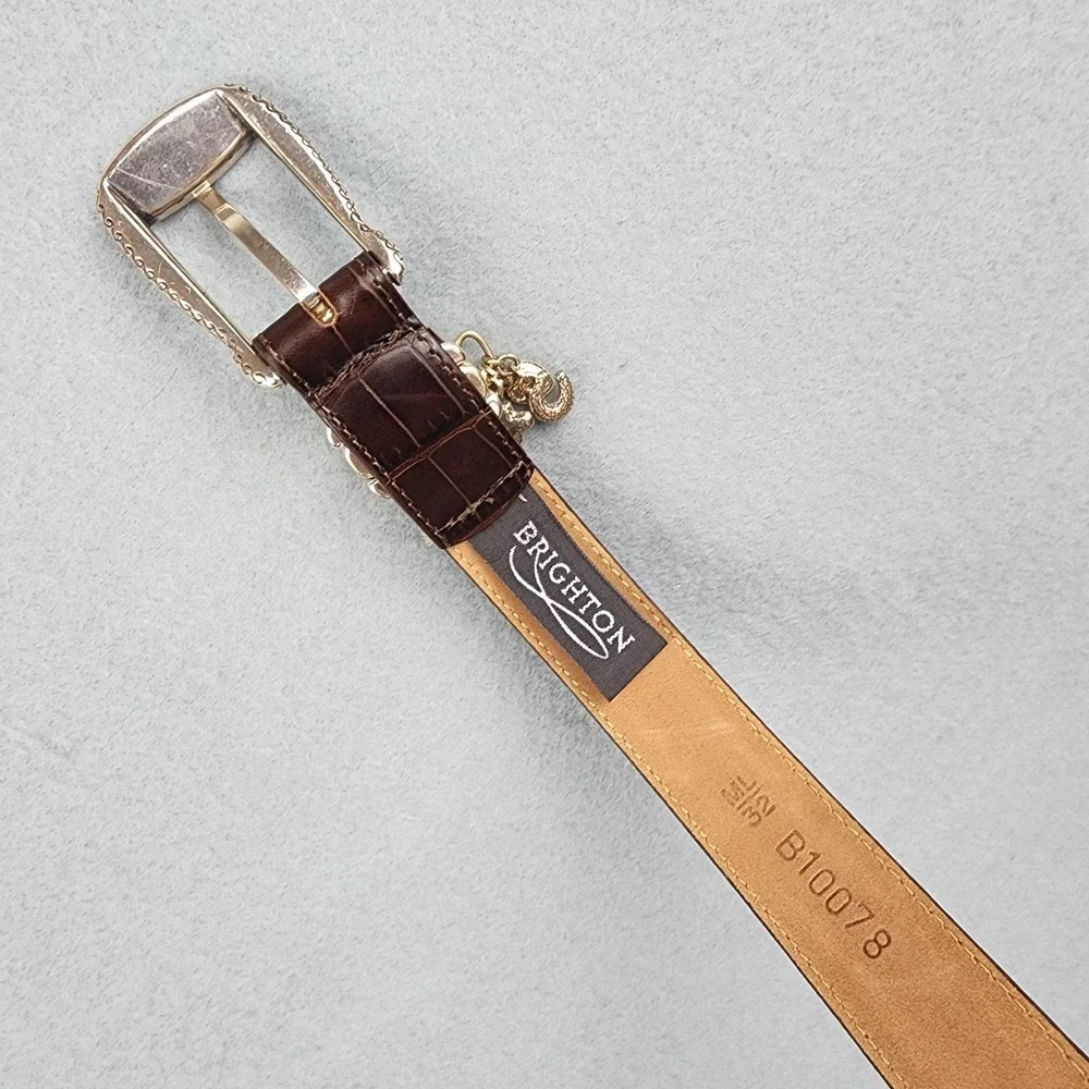 Brighton Belt Womens Medium L 32 Brown Croc Embossed Leather Charm Silver Buckle - Picture 2 of 8